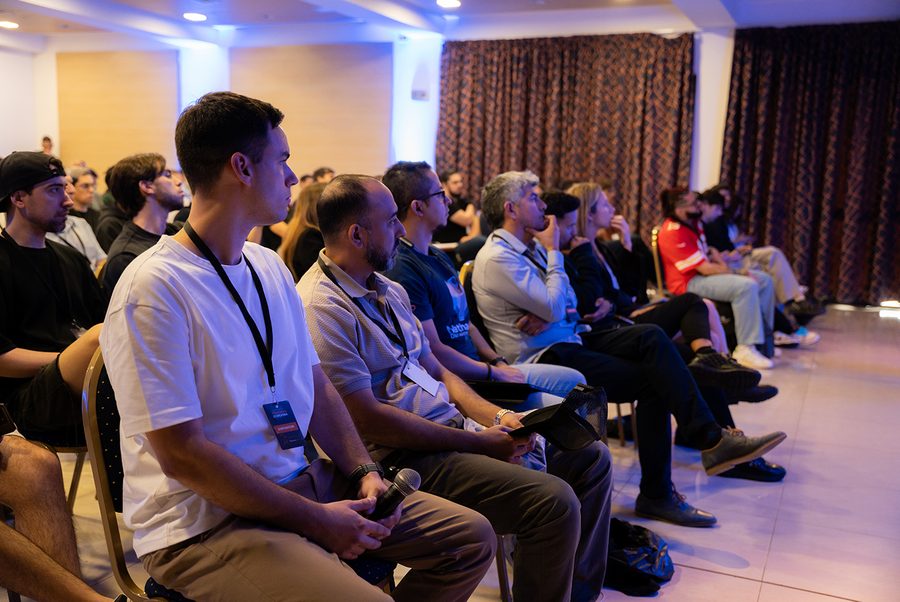 Público atento durante el evento de Trading Discrecional en Córdoba